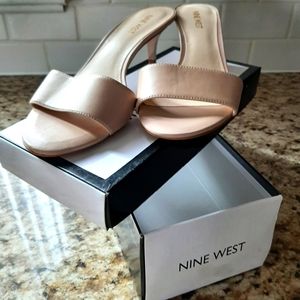 NEW NEVER WORN Nine West Lyton Heel, Size 8M